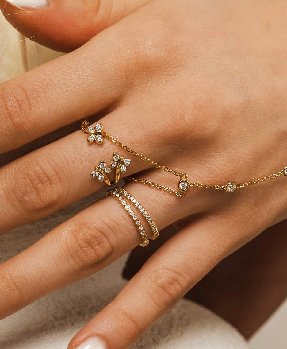 Bague fine en or 18K sertie de diamants – Alliance élégante minimaliste – Bijou intemporel femme – Cadeau luxe personnalisé