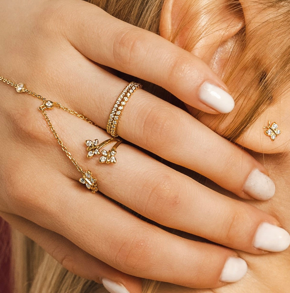 Bague fine en or 18K sertie de diamants – Alliance élégante minimaliste – Bijou intemporel femme – Cadeau luxe personnalisé